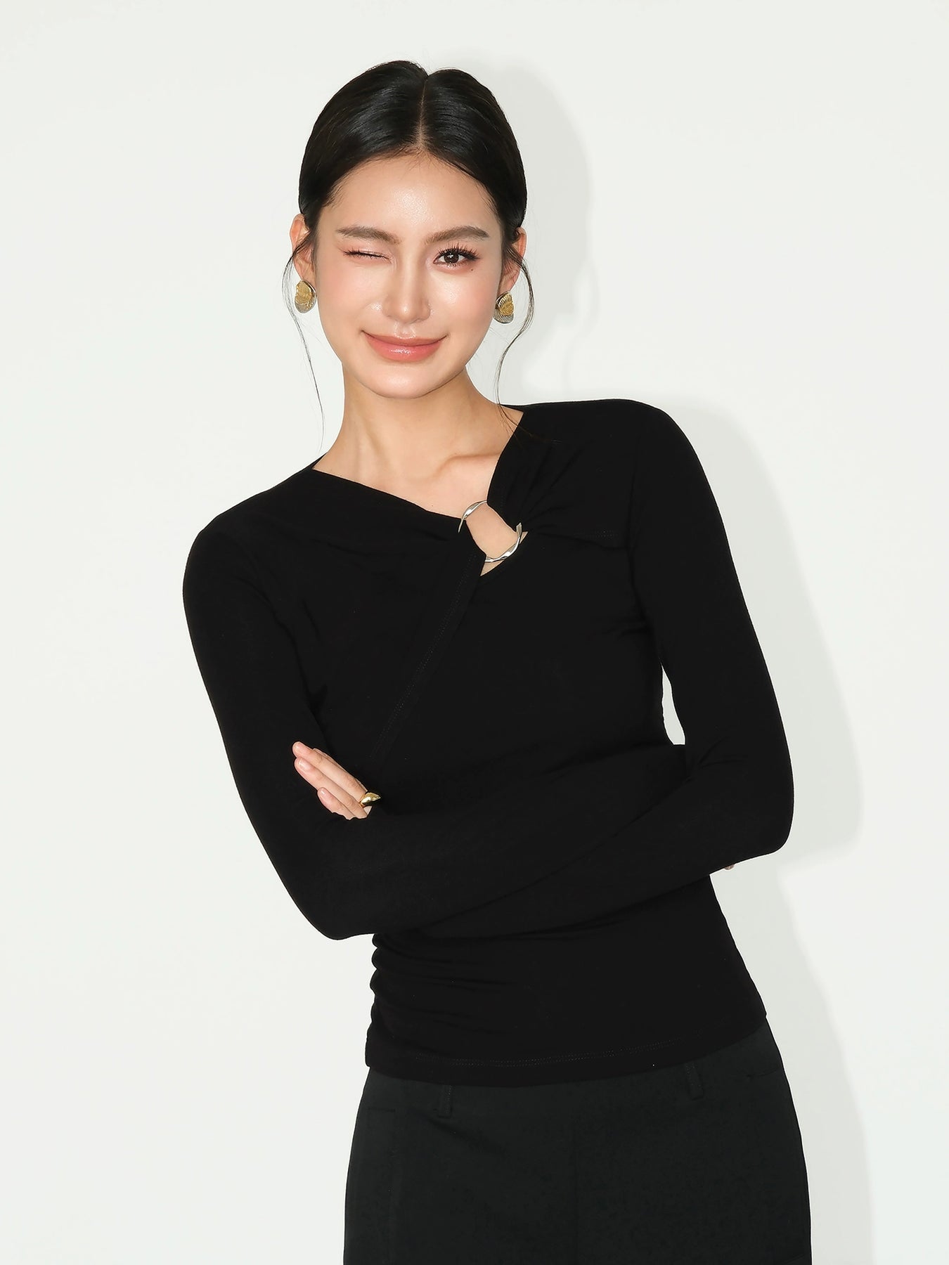 Twist Accent Ring Detail Long-Sleeve Top 180